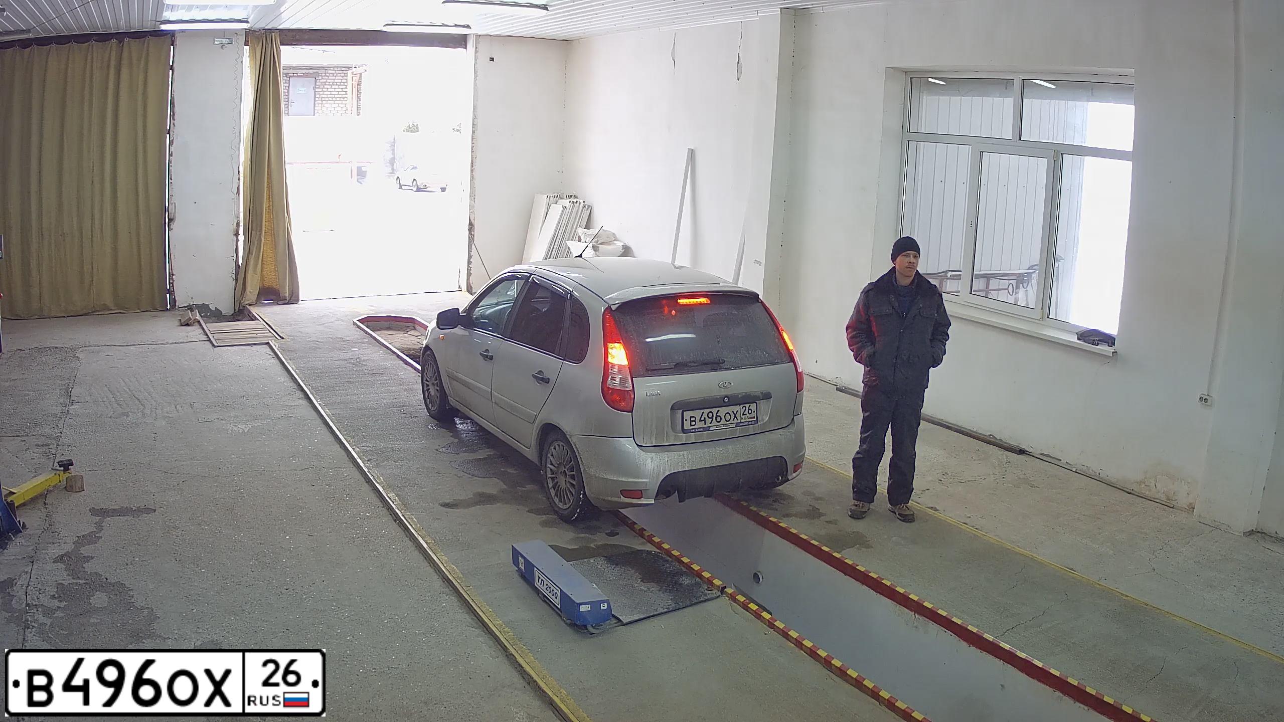 Фото автомобиля LADA 1119 KALINA, 2012 — госномер В496ОХ26. Цвет: СЕРЕБРИСТЫЙ