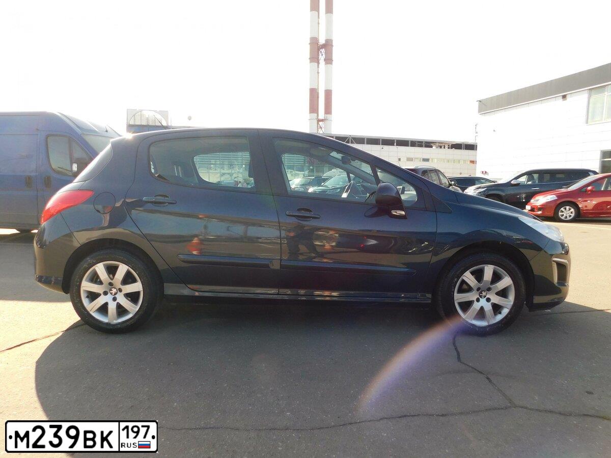 Фото автомобиля PEUGEOT BOXER, 2010 — госномер М239ВК197. Цвет: синий