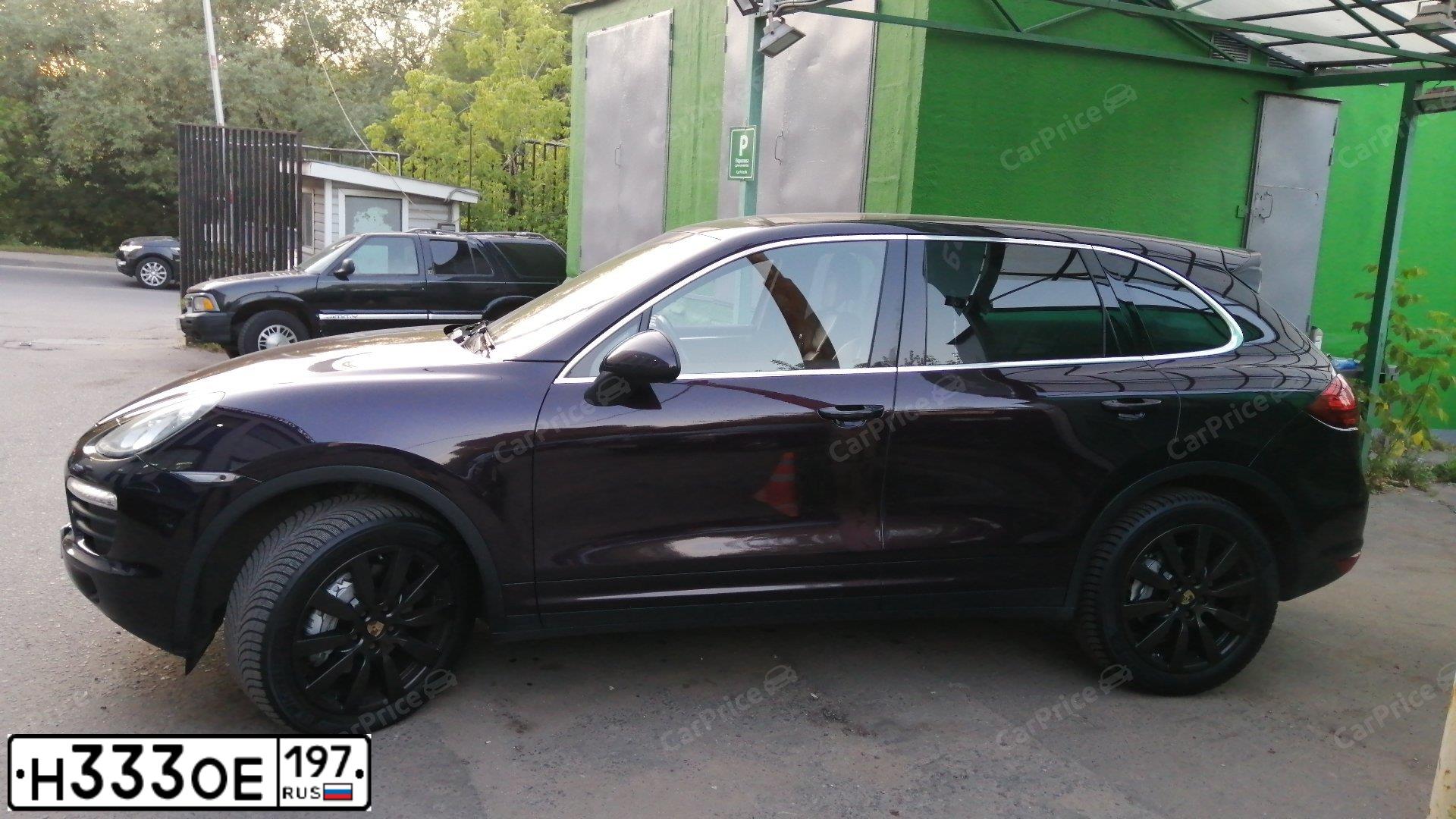 Фото автомобиля PORSCHE CAYENNE, 2019 — госномер Н333ОЕ197. Цвет: ЧЕРНЫЙ