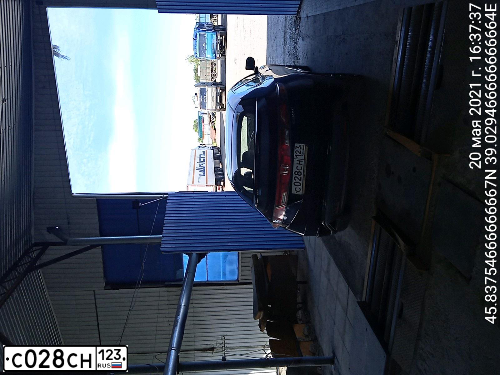 Фото автомобиля HONDA CIVIC, 2006 — госномер С028СН123. Цвет: ЧЕРНЫЙ