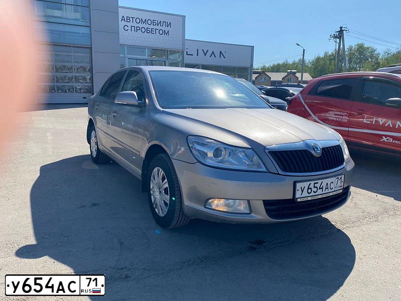 Фото автомобиля SKODA OCTAVIA, 2012 — госномер У654АС71. Цвет: БЕЖЕВЫЙ