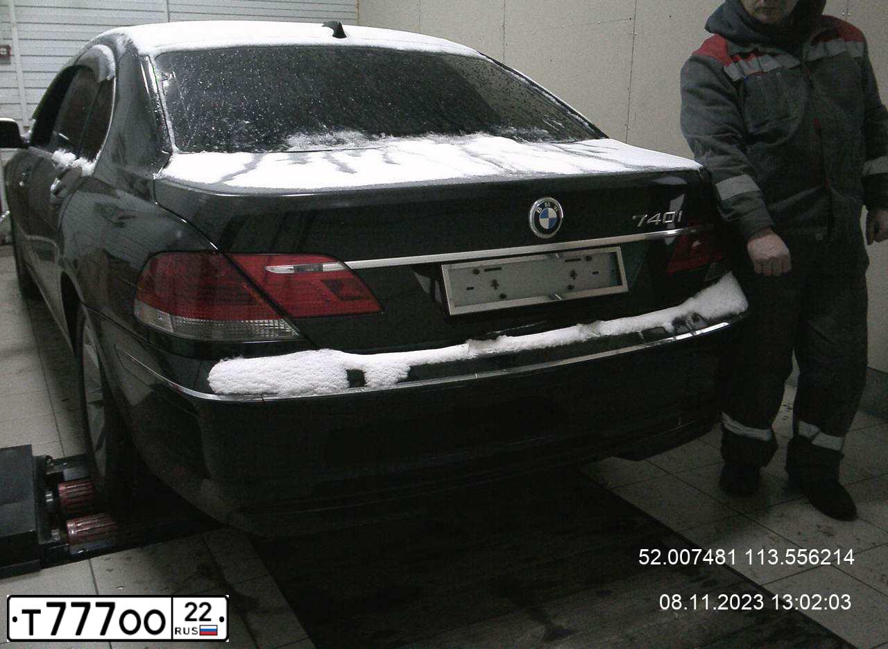 Фото автомобиля BMW SERIE 7, 2005 — госномер Т777ОО22. Цвет: ЧЕРНЫЙ