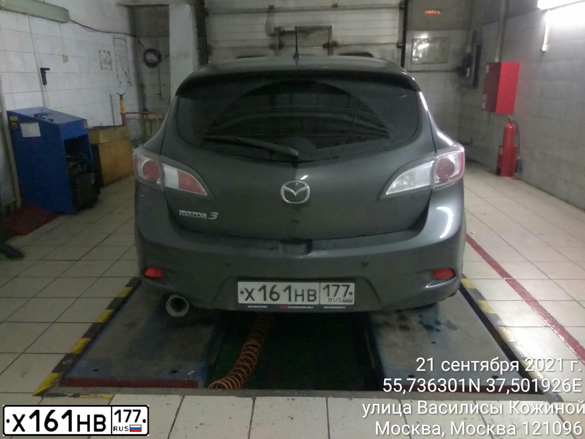 Фото автомобиля MAZDA 3, 2006 — госномер Е389ХЕ190. Цвет: КРАСНЫЙ