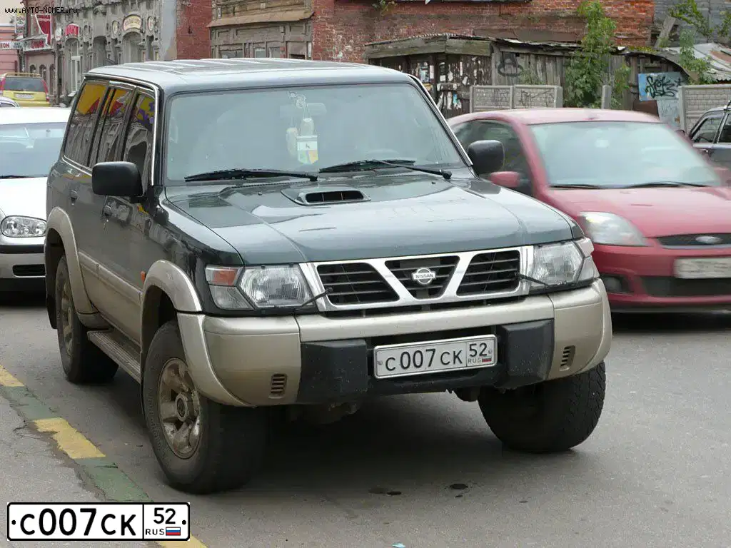 Фото автомобиля MERCEDES GL-KLASSE, 2012 — госномер К001ОМ152. Цвет: БЕЛЫЙ