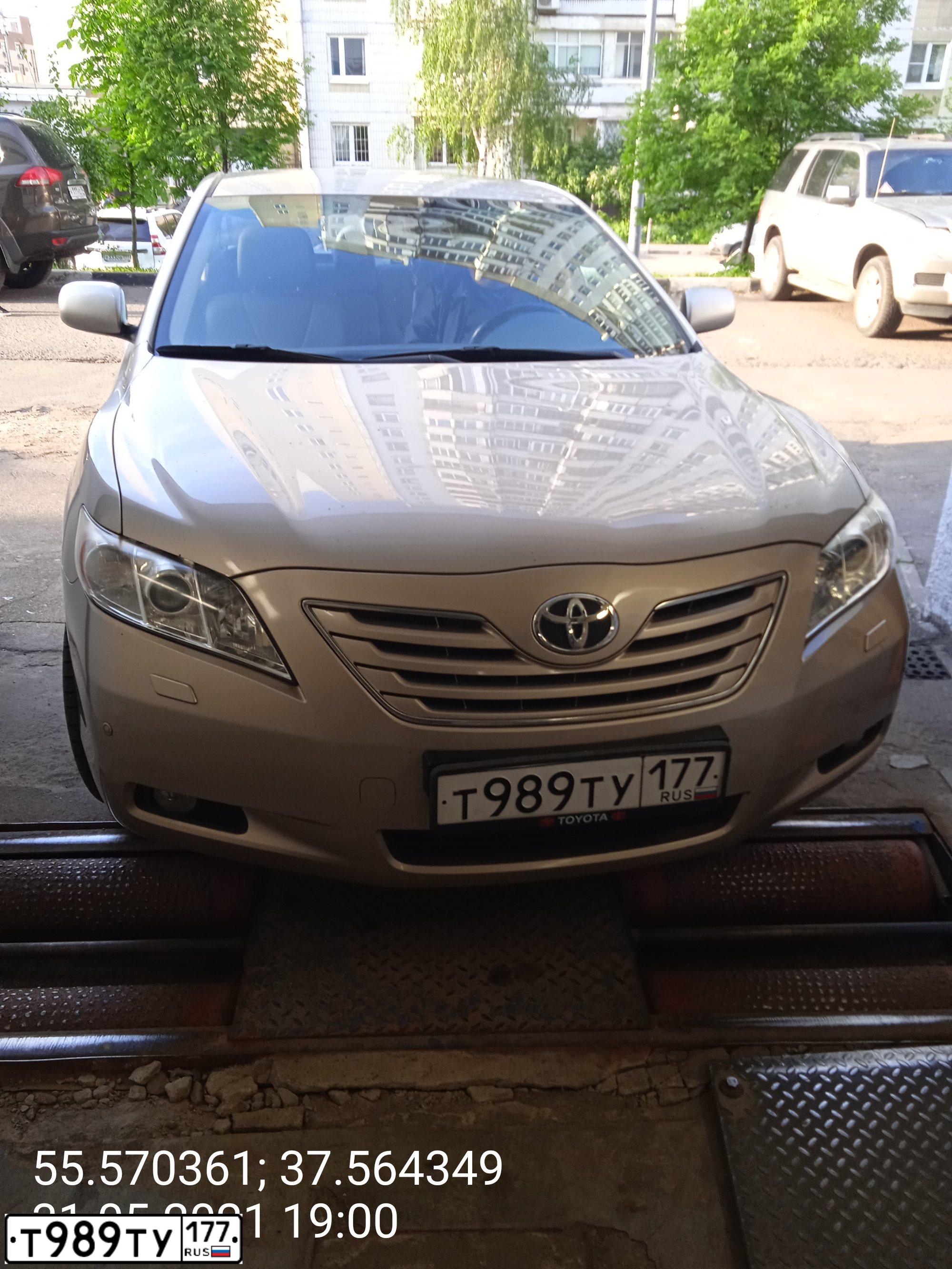 Фото автомобиля TOYOTA CAMRY, 2007 — госномер Т989ТУ177. Цвет: БЕЖЕВЫЙ