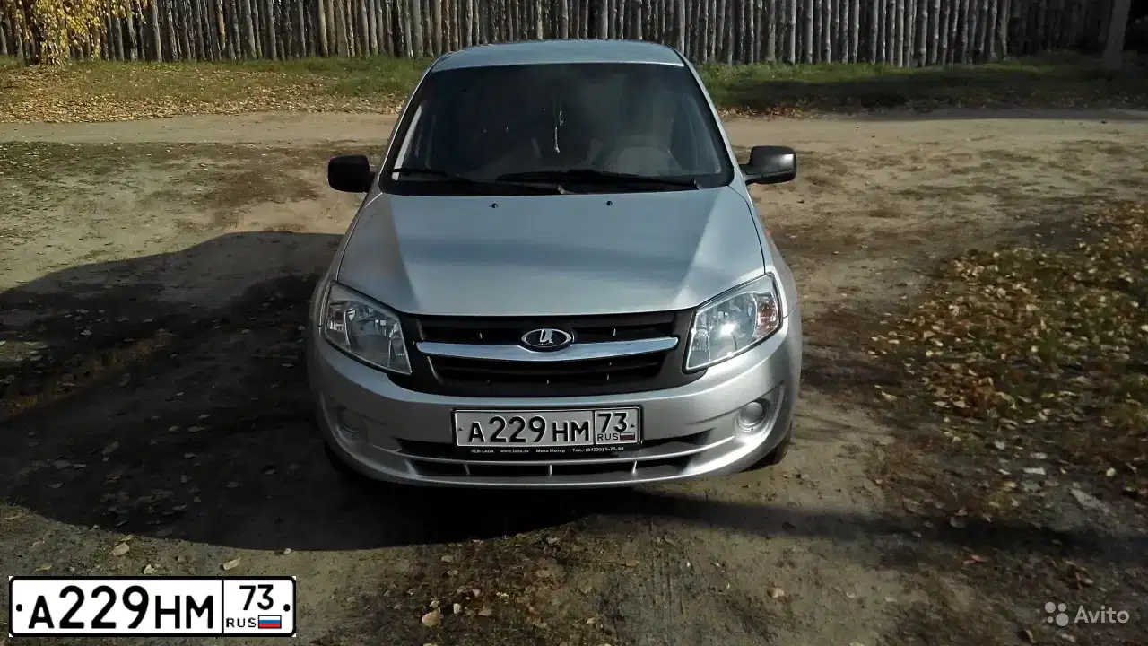 Фото автомобиля LADA 2190 GRANTA, 2012 — госномер Р976ХН73. Цвет: СЕРЕБРИСТЫЙ