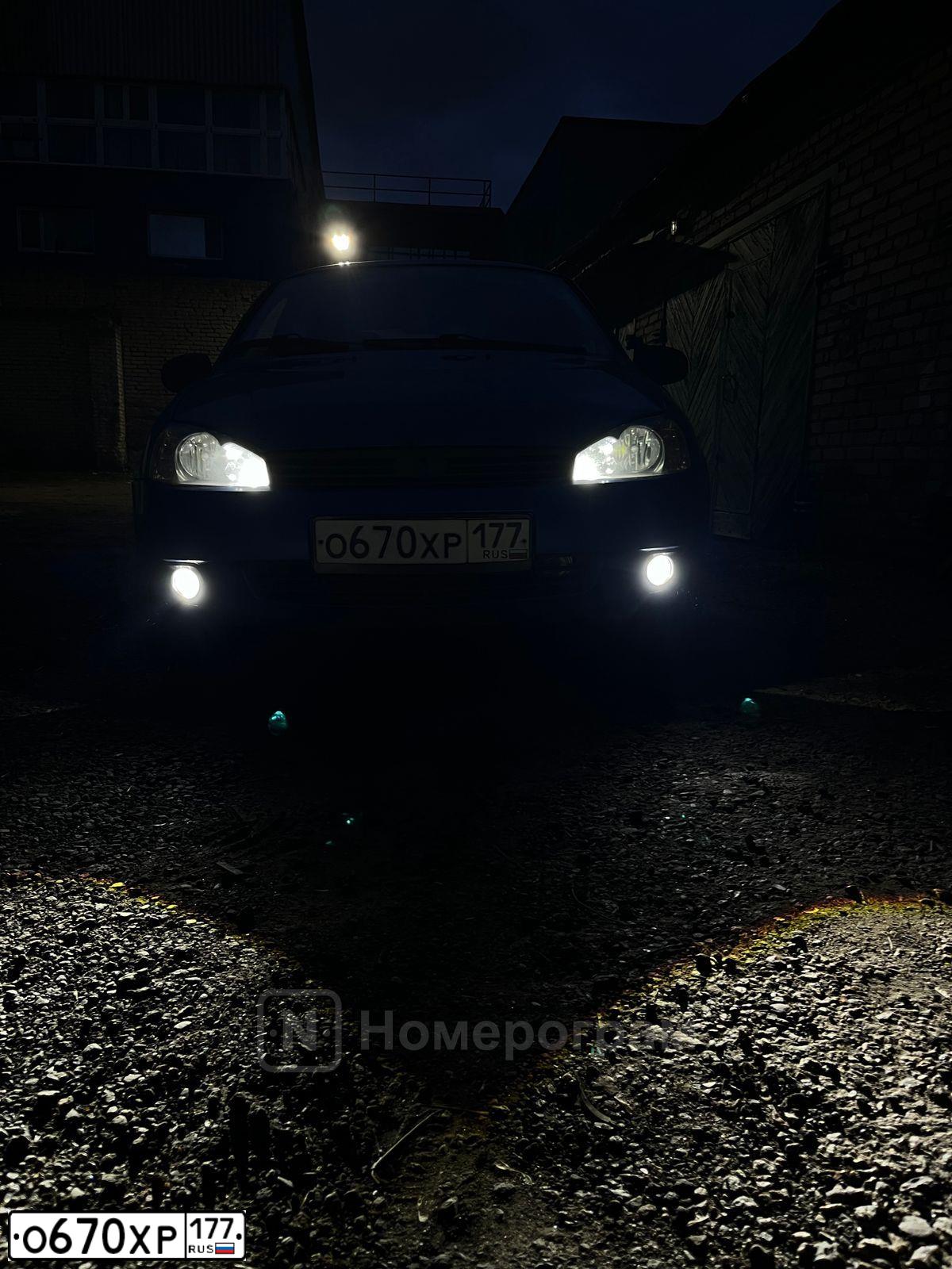 Фото автомобиля LADA 1118 KALINA, 2007 — госномер О670ХР177. Цвет: ЯРКО-СИНИЙ