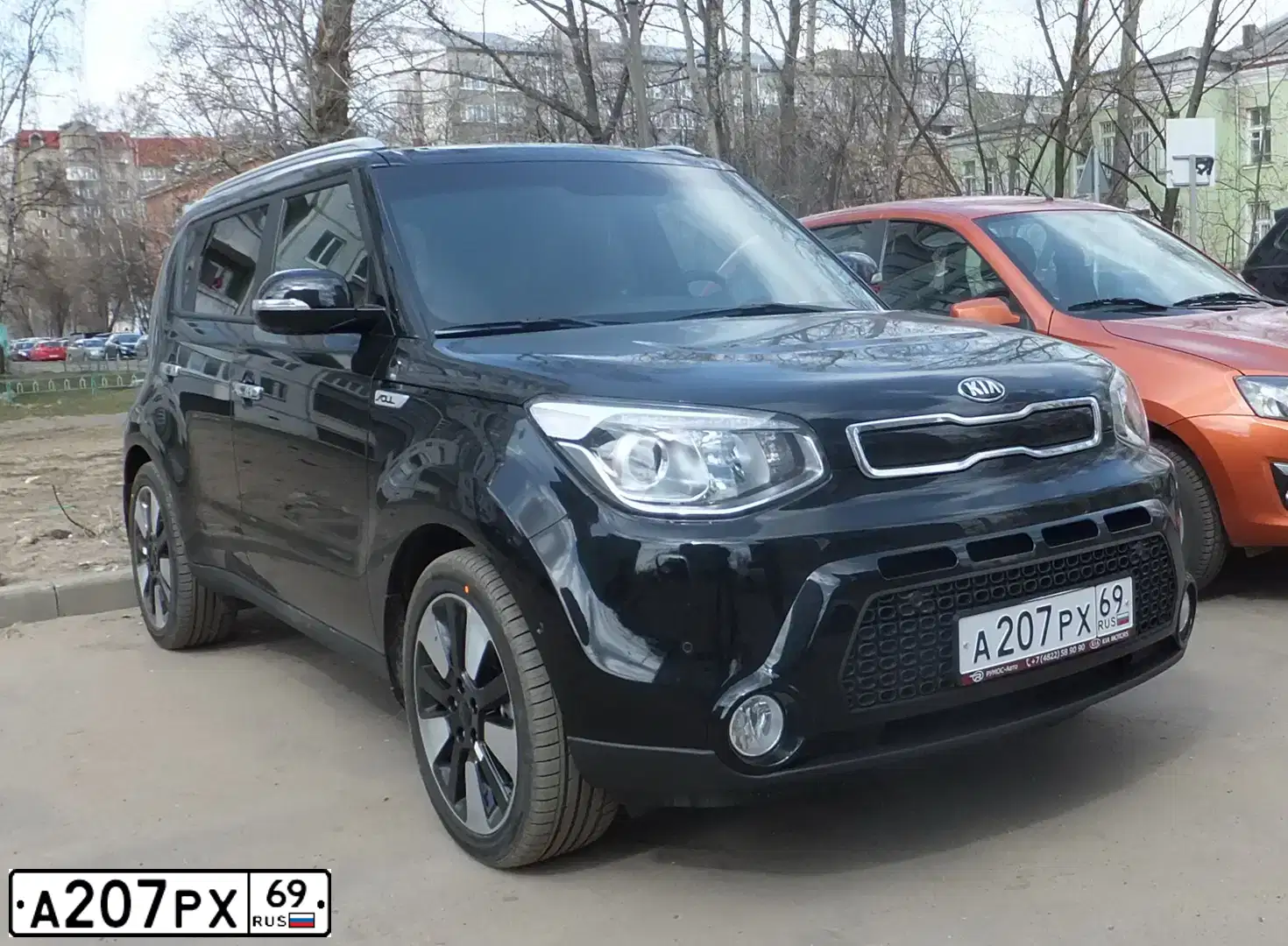 Фото автомобиля UAZ 3909, 2016 — госномер М276КС60. Цвет: Зеленый неметаллик