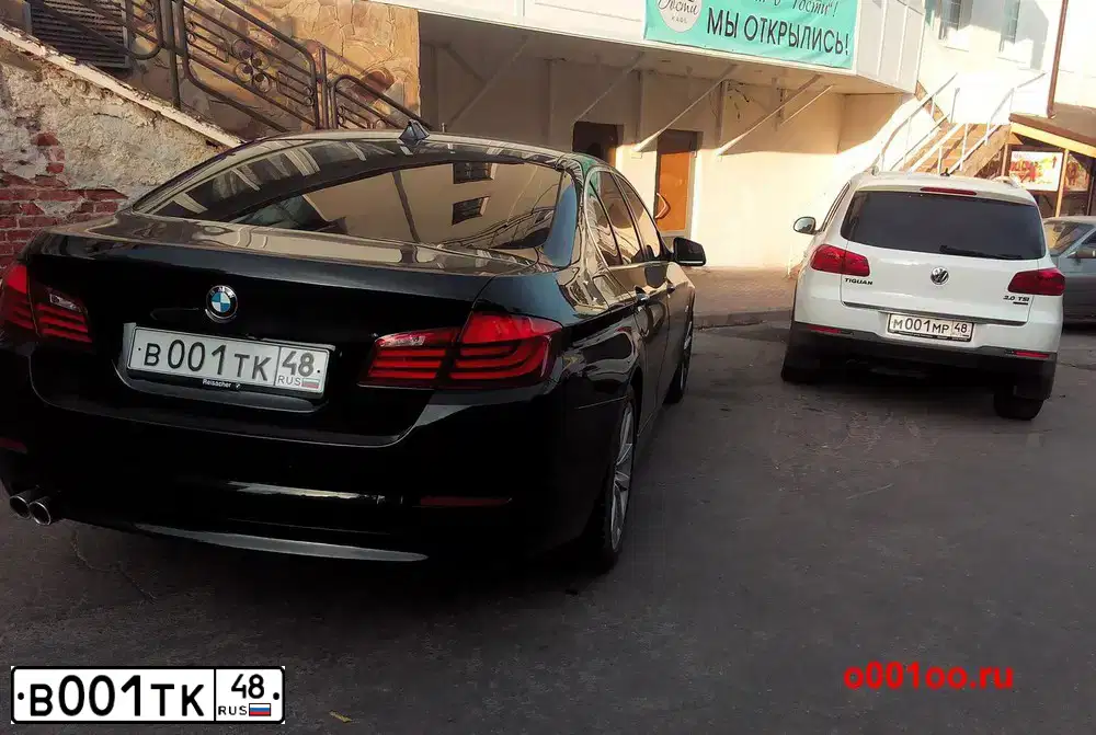 Фото автомобиля BMW X6, 2016 — госномер В303НК799. Цвет: ЧЕРНЫЙ