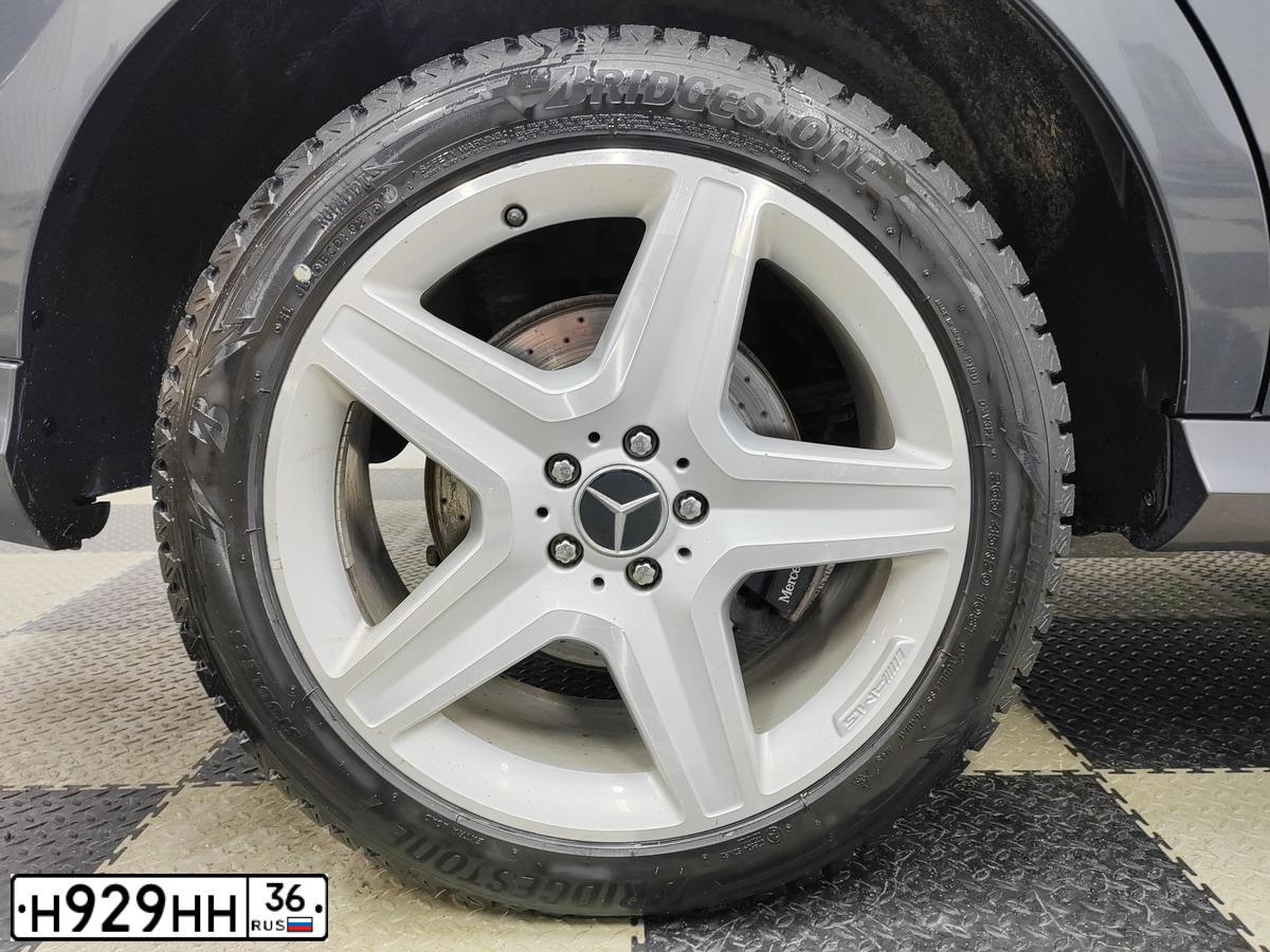 Фото автомобиля TOYOTA CAMRY, 2003 — госномер В999ВХ36. Цвет: ЖЕЛТЫЙ