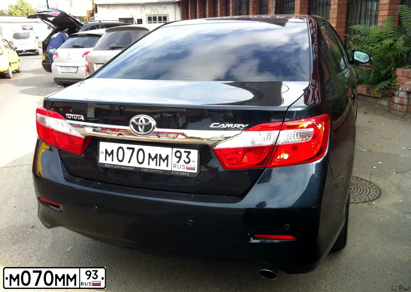Фото автомобиля TOYOTA CAMRY, 2011 — госномер М070ММ93. Цвет: Темно-серый металлик