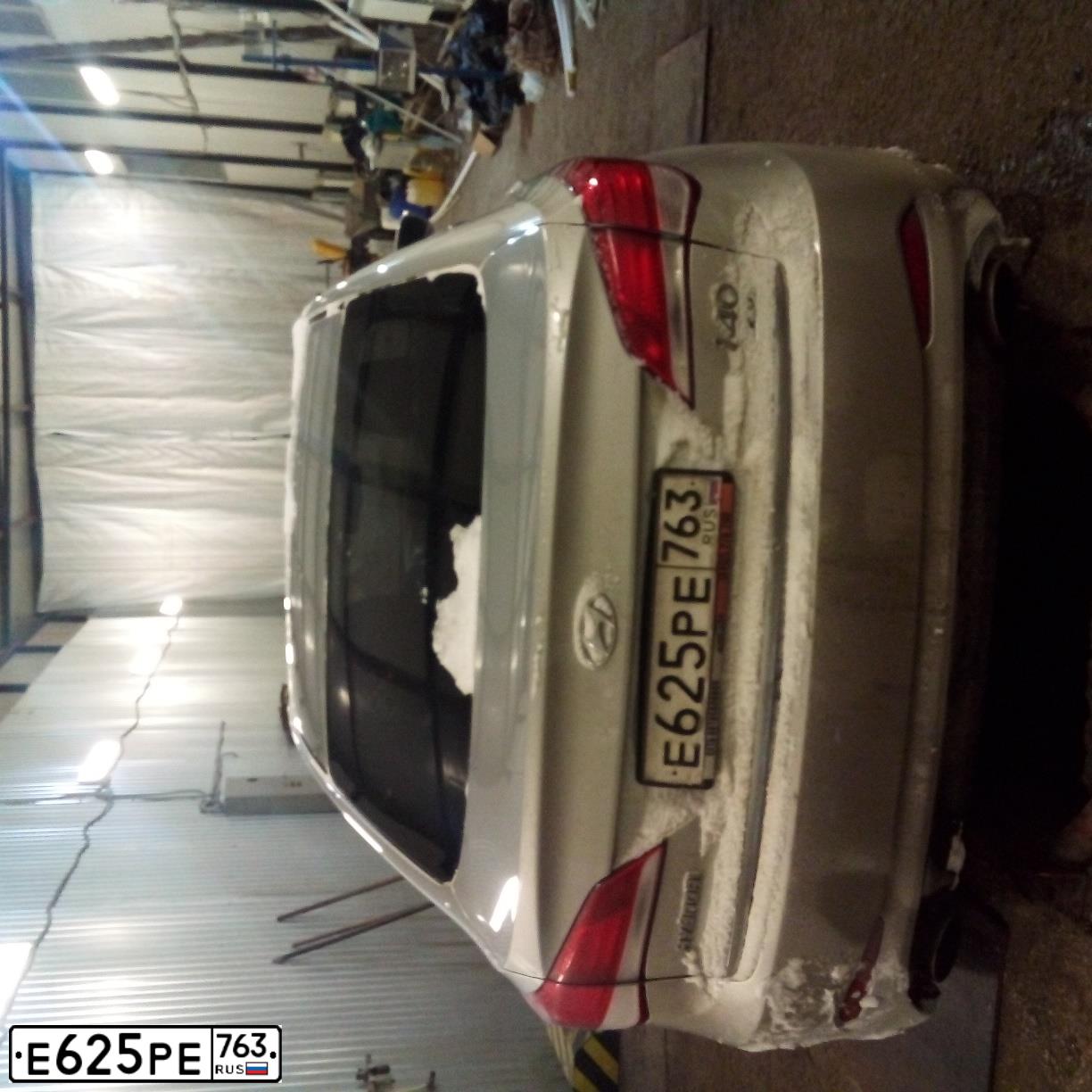 Фото автомобиля HYUNDAI I40, 2013 — госномер Е625РЕ763. Цвет: СЕРЫЙ