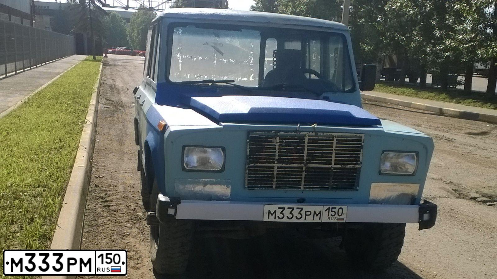 Фото автомобиля MITSUBISHI MONTERO, 2001 — госномер М333РМ150. Цвет: Серебристый