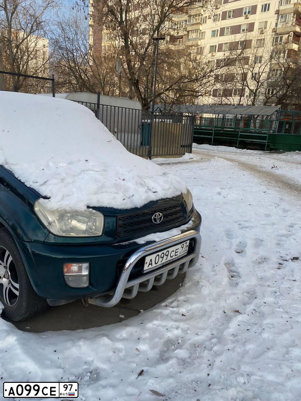 Фото автомобиля TOYOTA RAV4, 2001. Цвет: ЗЕЛЕНЫЙ ТЕМНЫЙ