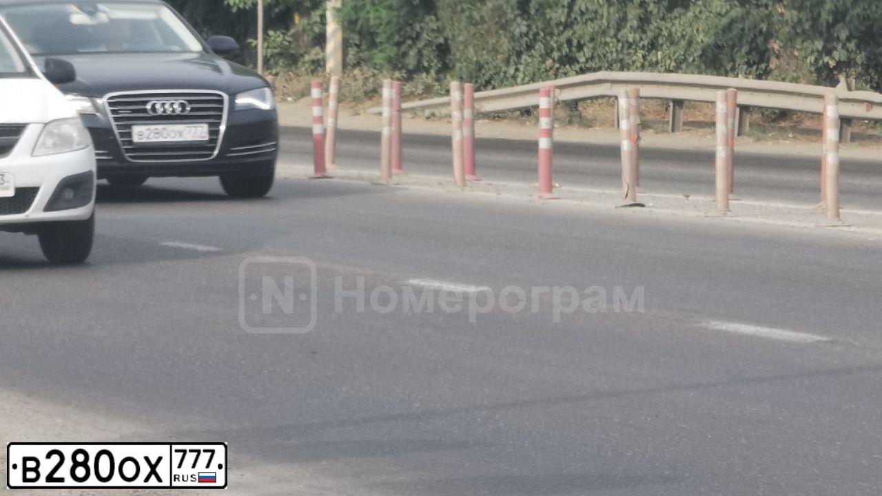 Фото автомобиля AUDI A8, 2013 — госномер В280ОХ777. Цвет: ЧЕРНЫЙ
