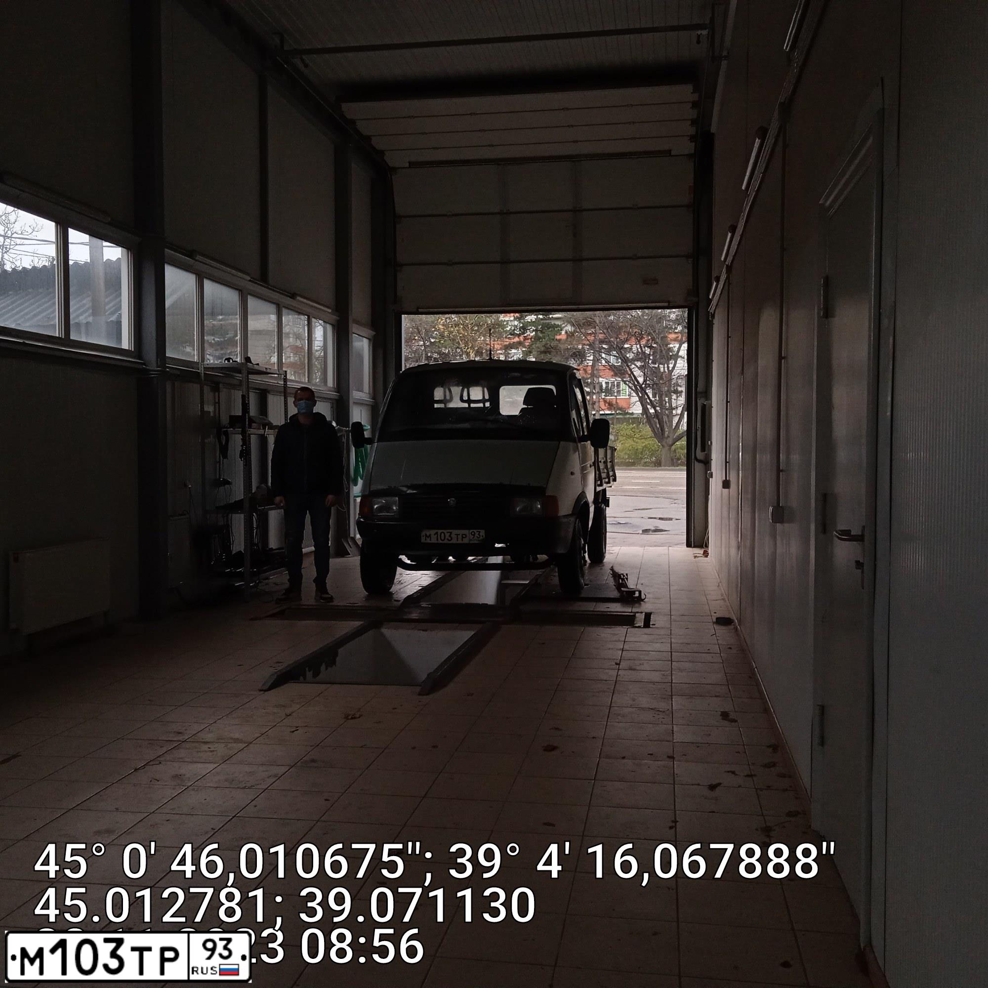 Фото автомобиля GAZ 3302 EL, 2000 — госномер К134НО64. Цвет: СВЕТЛО-СЕРЫЙ