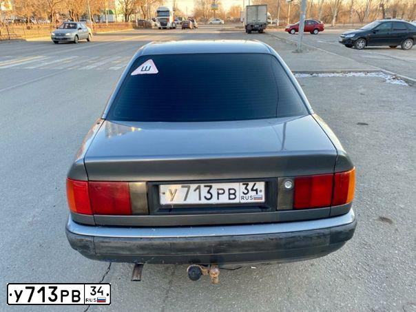 Фото автомобиля AUDI 100, 1991 — госномер К699КО134. Цвет: СЕРЫЙ