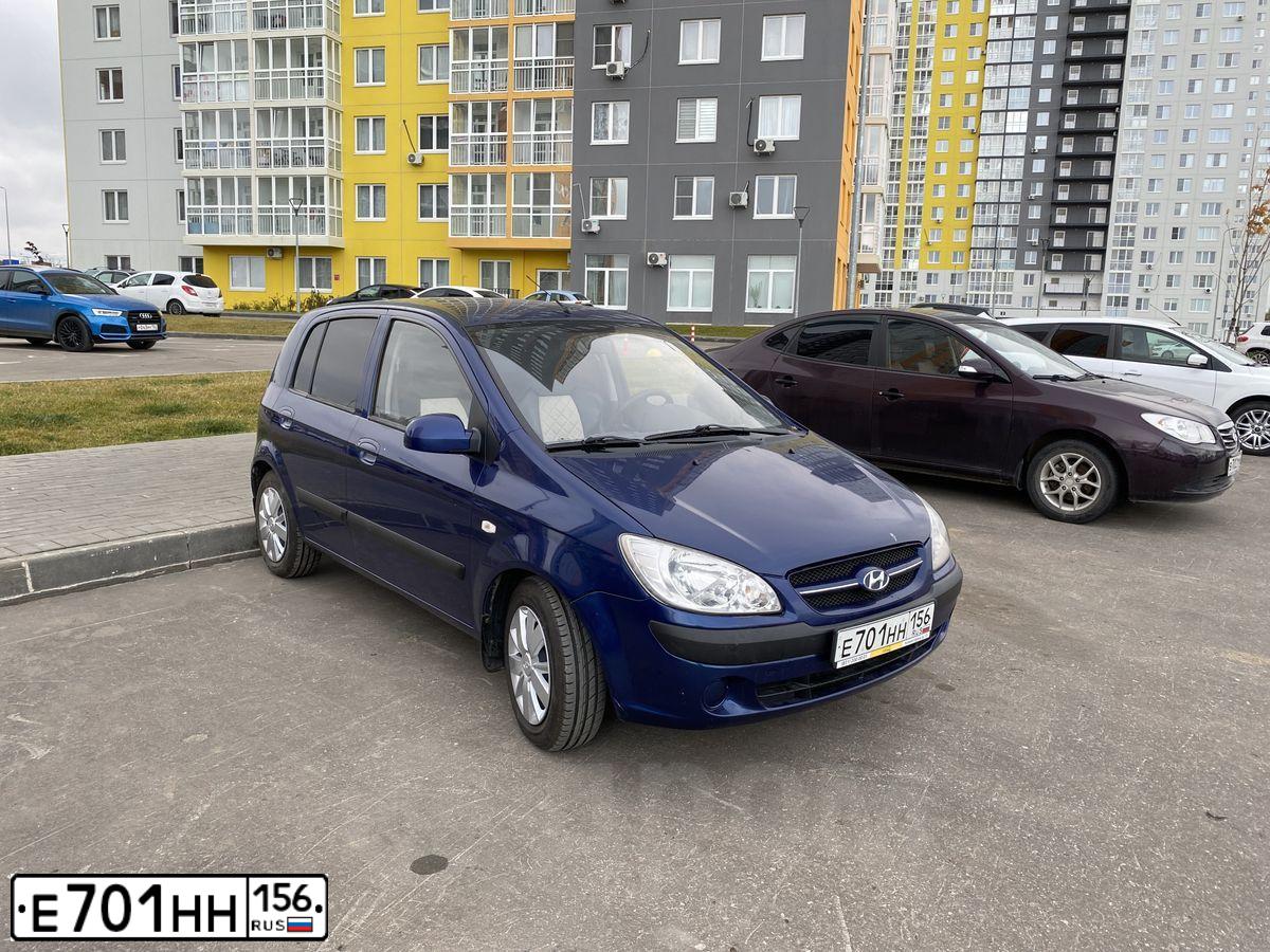 Фото автомобиля HYUNDAI GETZ, 2007 — госномер Е701НН156. Цвет: синий