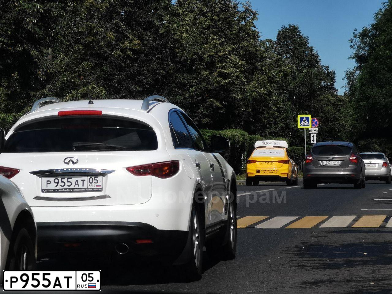 Фото автомобиля INFINITI QX70, 2013 — госномер О603МЕ154. Цвет: Белый