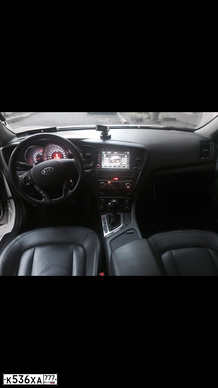 Фото автомобиля KIA K5, 2011 — госномер С331МТ05. Цвет: Белый
