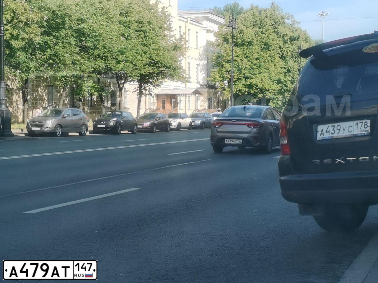 Фото автомобиля KIA RIO, 2019 — госномер А479АТ147. Цвет: Коричневый