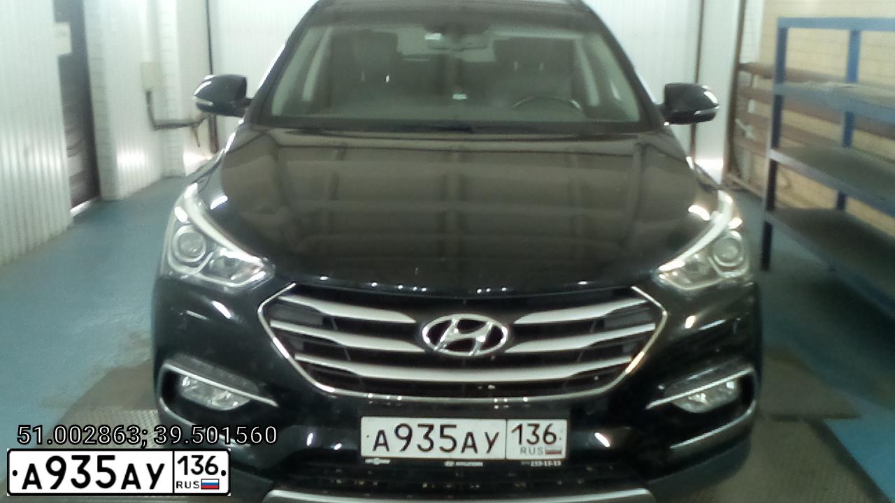 Фото автомобиля HYUNDAI SANTA FE, 2017 — госномер А935АУ136. Цвет: ЧЕРНЫЙ