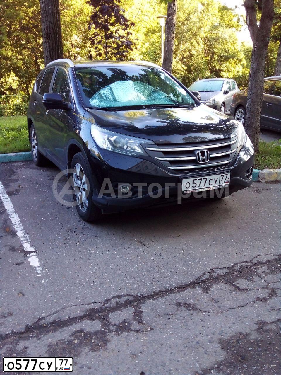 Фото автомобиля HONDA CR-V, 2013 — госномер О577СУ77. Цвет: ЧЕРНЫЙ