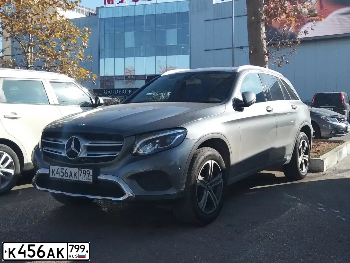 Фото автомобиля MERCEDES GLC-KLASSE, 2017 — госномер К456АК799. Цвет: Серый