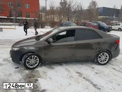 Фото автомобиля CHEVROLET TRAILBLAZER, 2002 — госномер Т248ММ97. Цвет: СИНИЙ