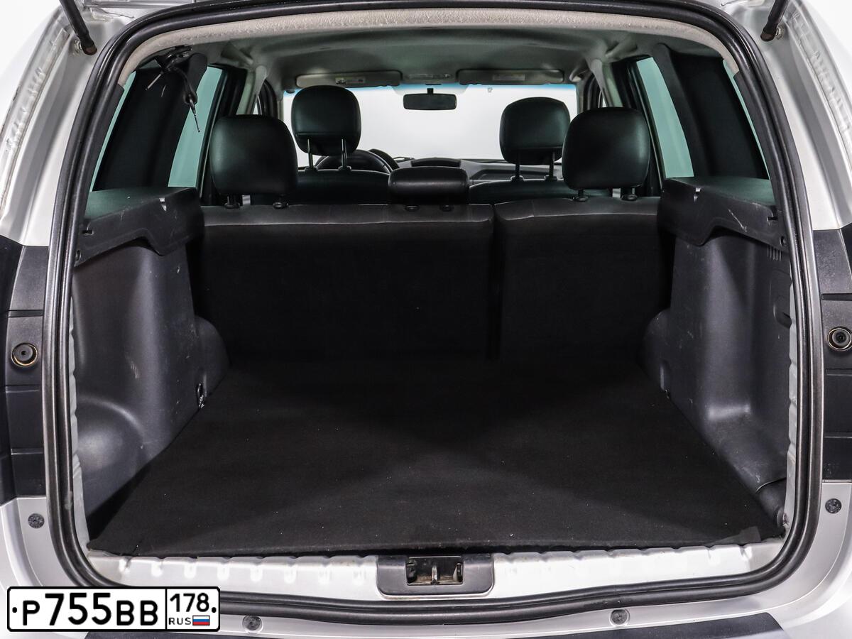 Фото автомобиля KIA RIO, 2013 — госномер Р676РК126. Цвет: Белый