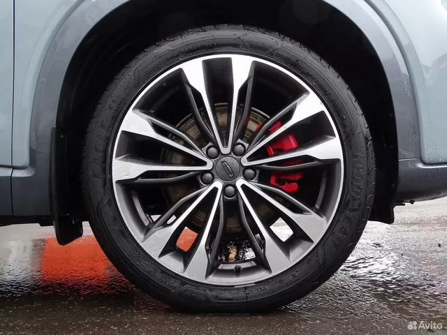 Фото автомобиля GEELY TUGELLA, 2022 — госномер С056ВК977. Цвет: СЕРЫЙ