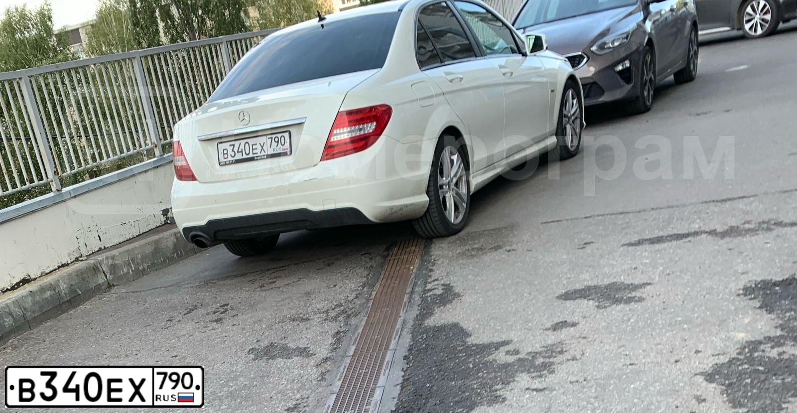 Фото автомобиля МЕРСЕДЕС-БЕНЦ С180, 2012 — госномер Т053НВ73. Цвет: Белый