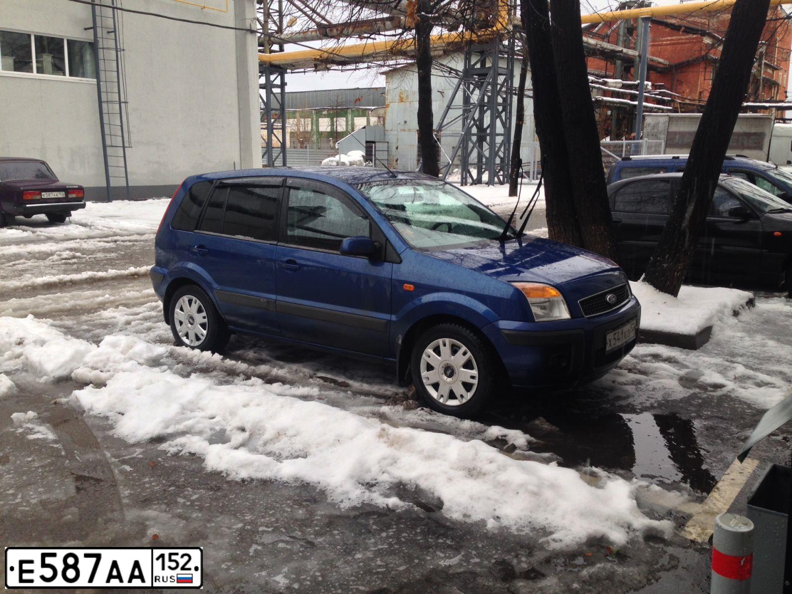 Фото автомобиля LADA 2107, 2003 — госномер Е587АА152. Цвет: ФИОЛЕТОВЫЙ