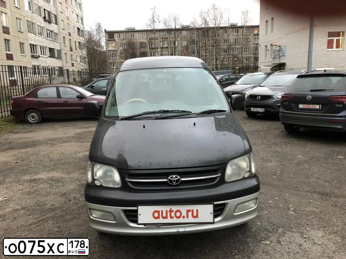 Фото автомобиля CITROEN C4, 2013 — госномер Т774МВ198. Цвет: СЕРЫЙ