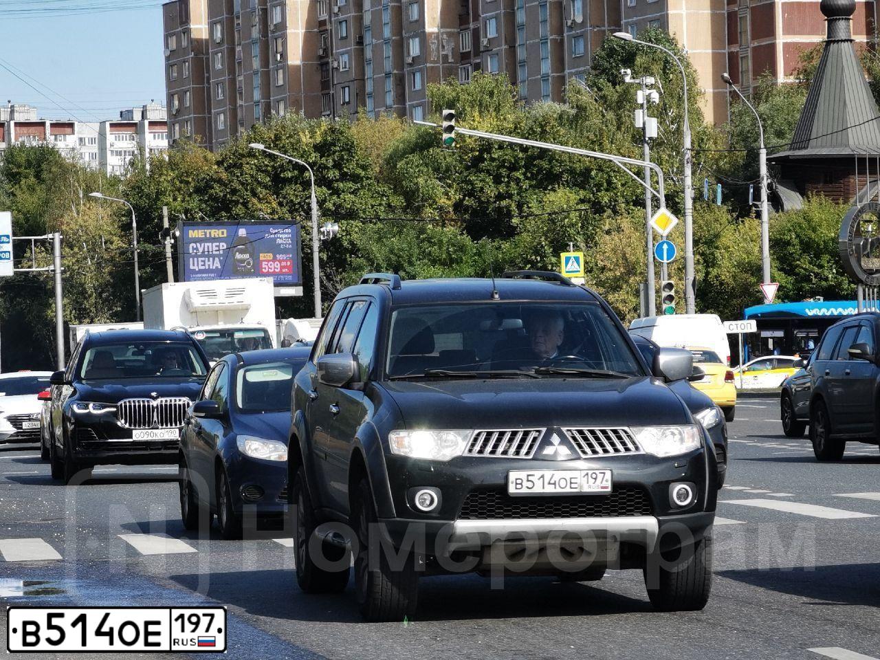 Фото автомобиля MITSUBISHI PAJERO SPORT, 2011 — госномер В514ОЕ197. Цвет: ЧЕРНЫЙ