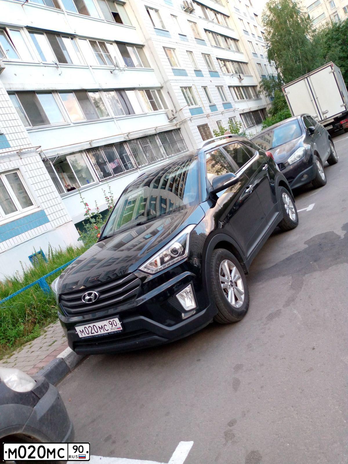 Фото автомобиля HYUNDAI CRETA, 2017 — госномер М020МС90. Цвет: ЧЕРНЫЙ