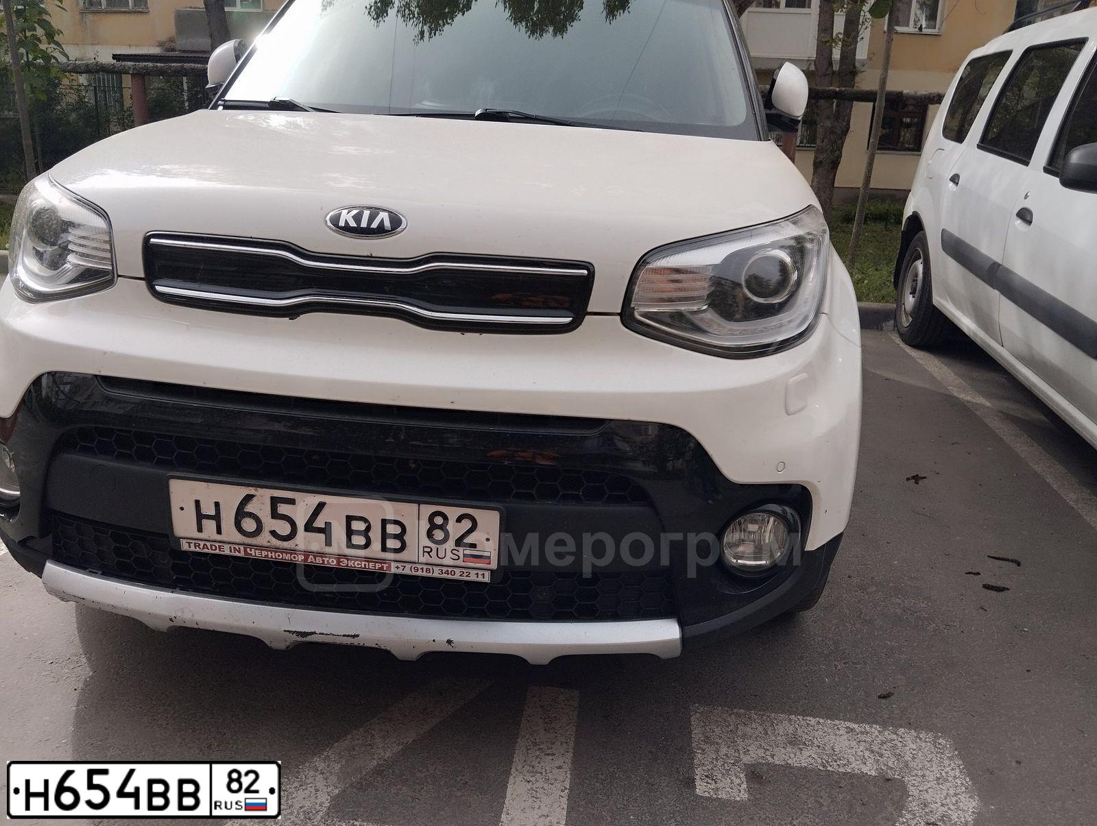 Фото автомобиля KIA SOUL, 2018 — госномер Т900УА123. Цвет: Белый