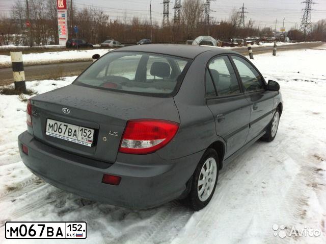 Фото автомобиля KIA RIO, 2004 — госномер О096ОМ152. Цвет: Серый