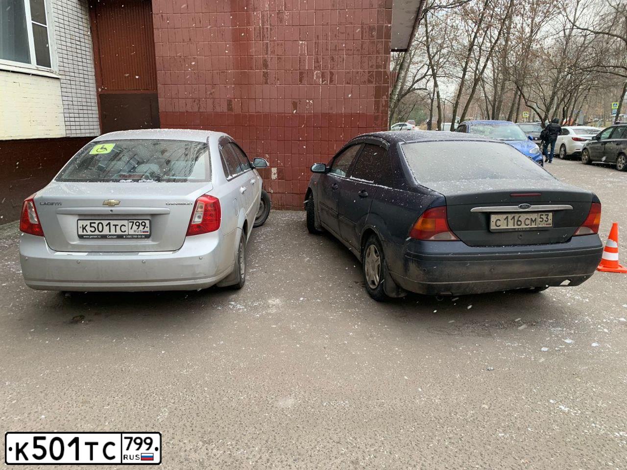 Фото автомобиля CHEVROLET LACETTI, 2007 — госномер К501ТС799. Цвет: СЕРЕБРИСТЫЙ