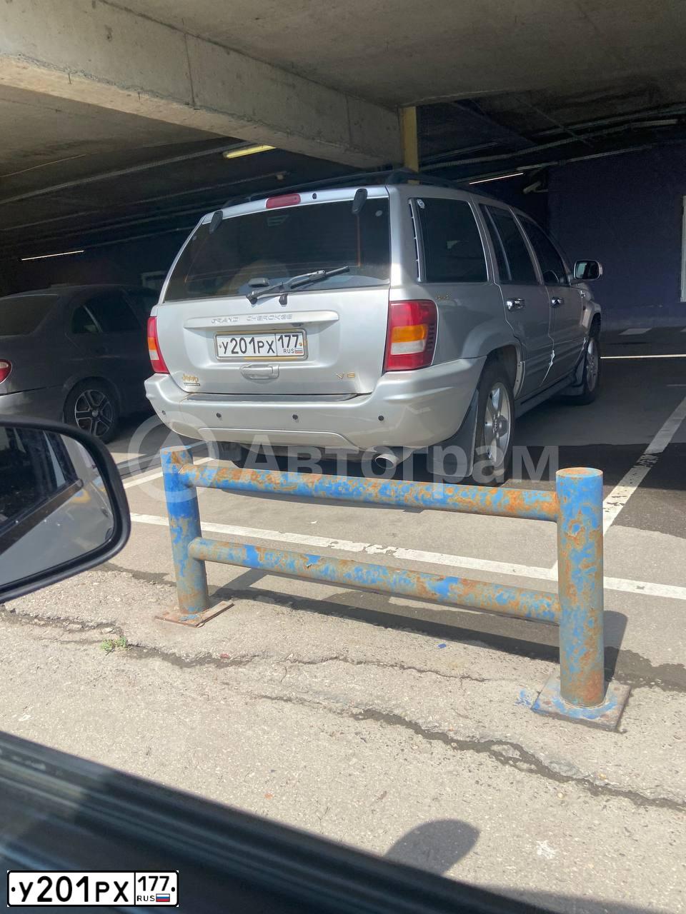Фото автомобиля JEEP GRAND CHEROKEE, 2002 — госномер Х629ЕО154