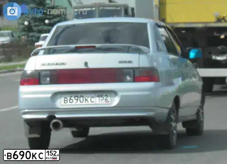 Фото автомобиля LADA 2110, 2004 — госномер М428СХ33. Цвет: СЕРЕБРИСТО-ЖЕЛТЫЙ