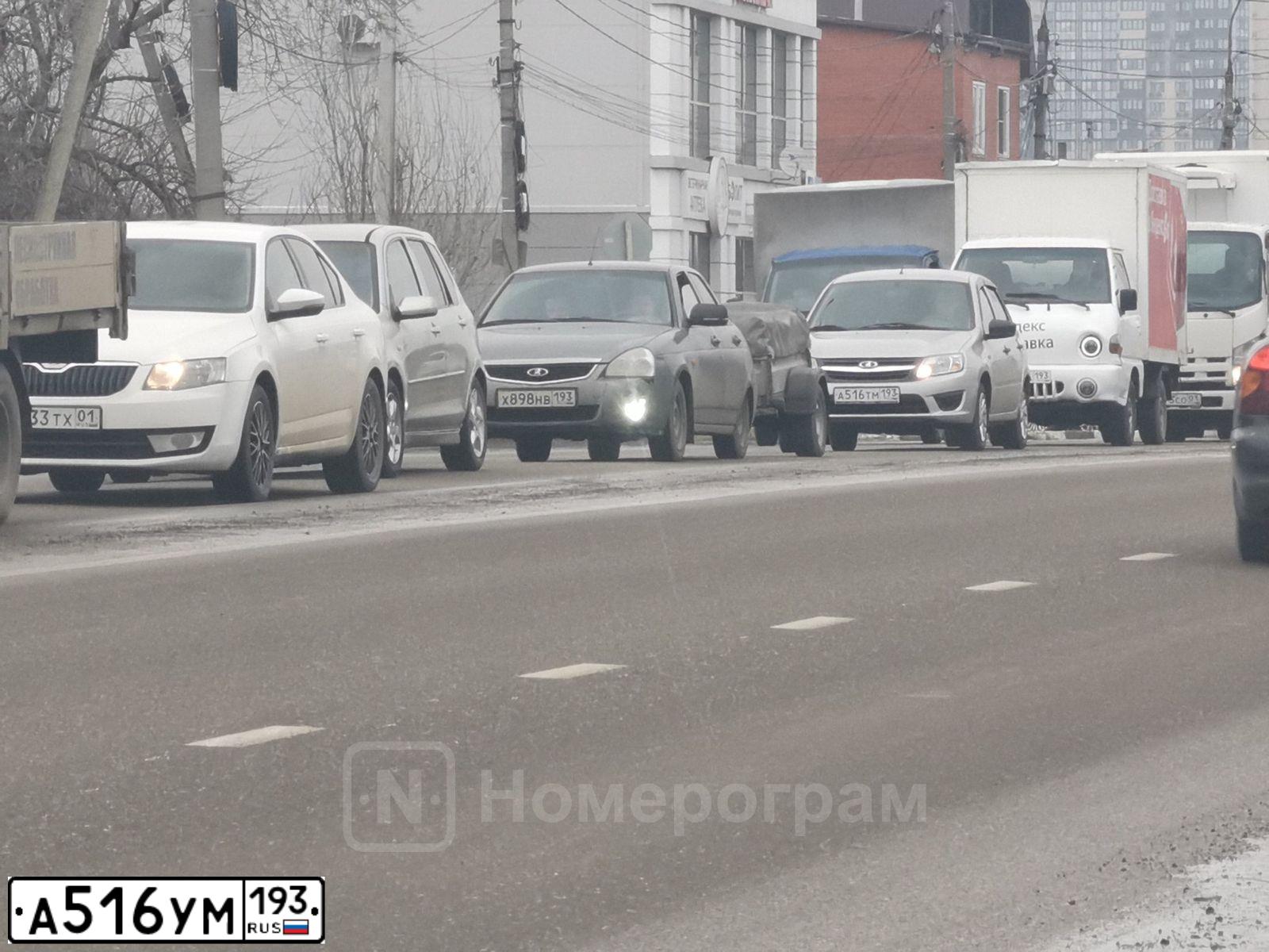 Фото автомобиля HYUNDAI SANTA FE, 2011 — госномер А516УМ193. Цвет: ЧЕРНЫЙ