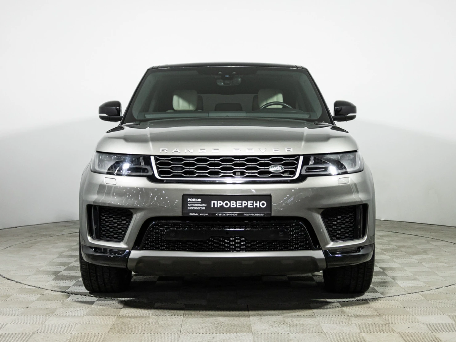 Фото автомобиля LANDROVER RANGE ROVER SPORT, 2018 — госномер В890ЕС198. Цвет: БЕЖЕВО-СЕРЫЙ