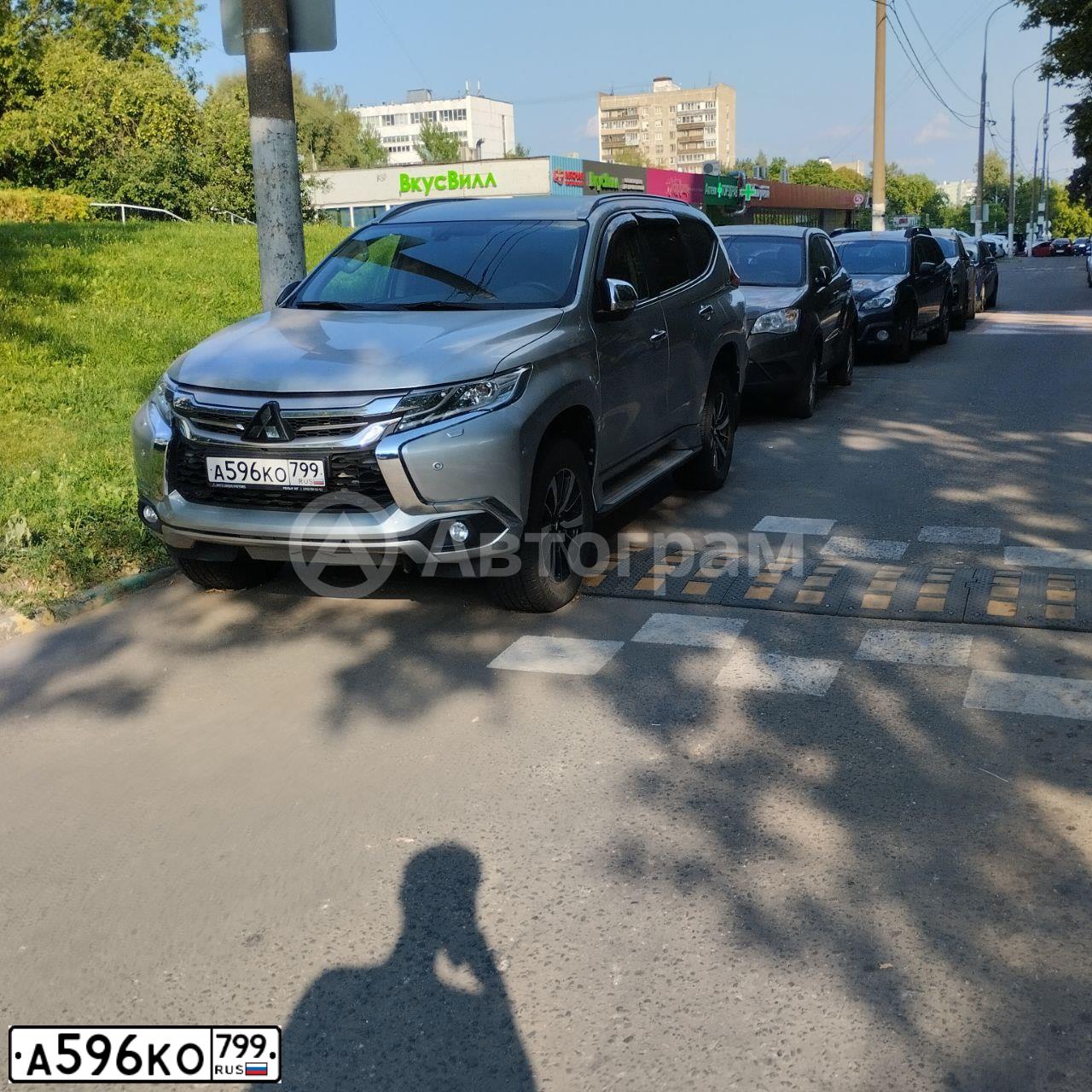 Фото автомобиля MITSUBISHI PAJERO SPORT, 2018 — госномер А596КО799. Цвет: СЕРЕБРИСТЫЙ