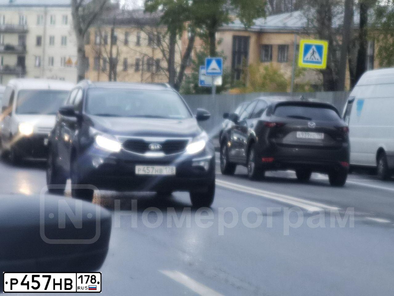Фото автомобиля KIA SPORTAGE, 2013 — госномер Х372ТК33. Цвет: ЧЕРНЫЙ