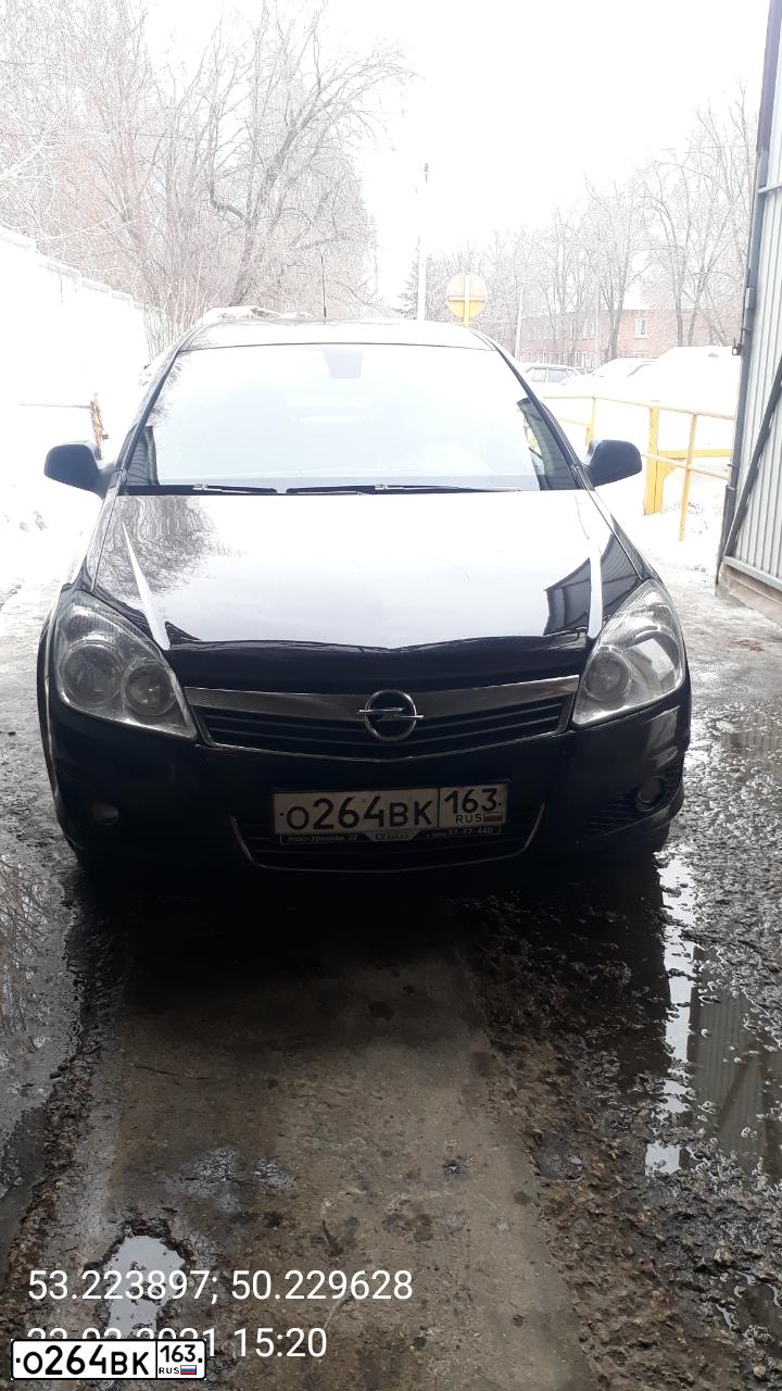 Фото автомобиля OPEL ASTRA, 2010 — госномер О264ВК163. Цвет: ЧЕРНЫЙ
