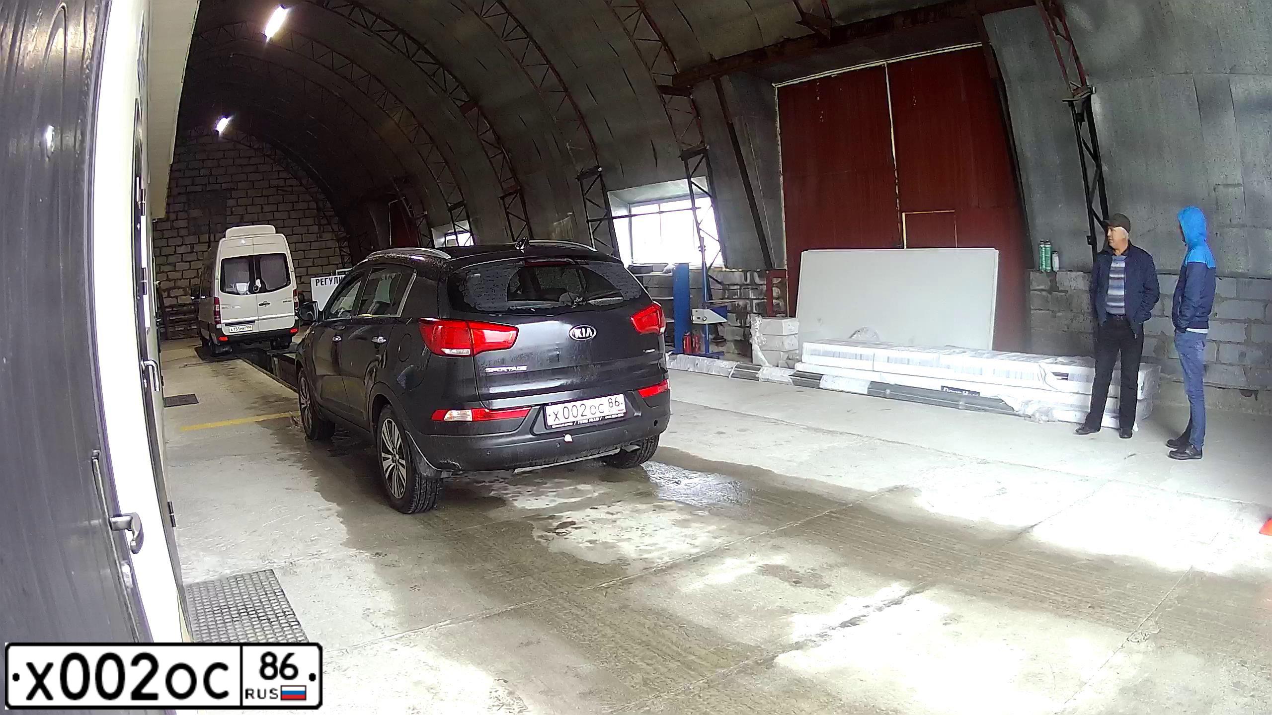 Фото автомобиля TOYOTA AVENSIS, 2006 — госномер Т952АС186. Цвет: серебристый