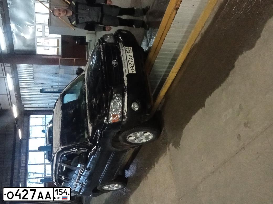 Фото автомобиля TOYOTA HIGHLANDER, 2001 — госномер О427АА154. Цвет: ЧЕРНЫЙ