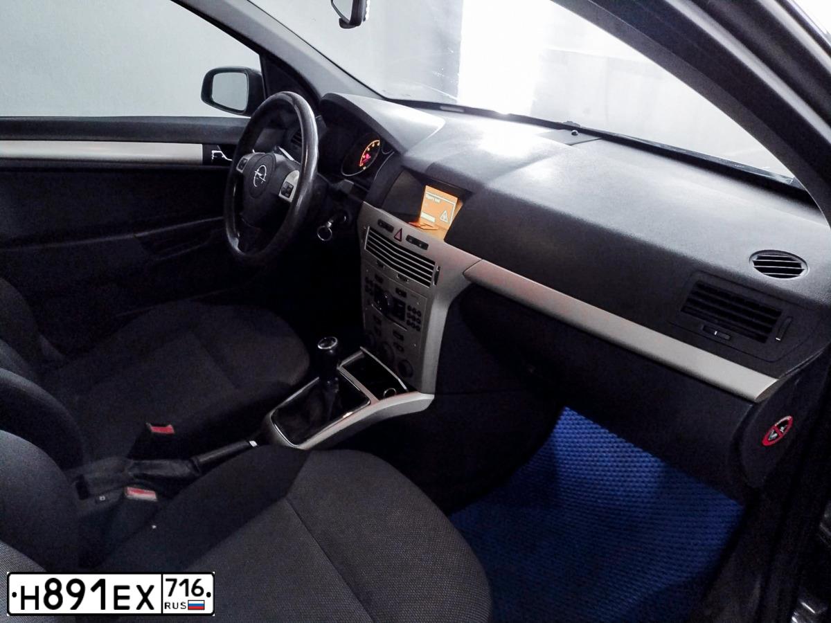 Фото автомобиля OPEL ASTRA (A-H), 2008 — госномер Р255МС716. Цвет: ЧЕРНЫЙ
