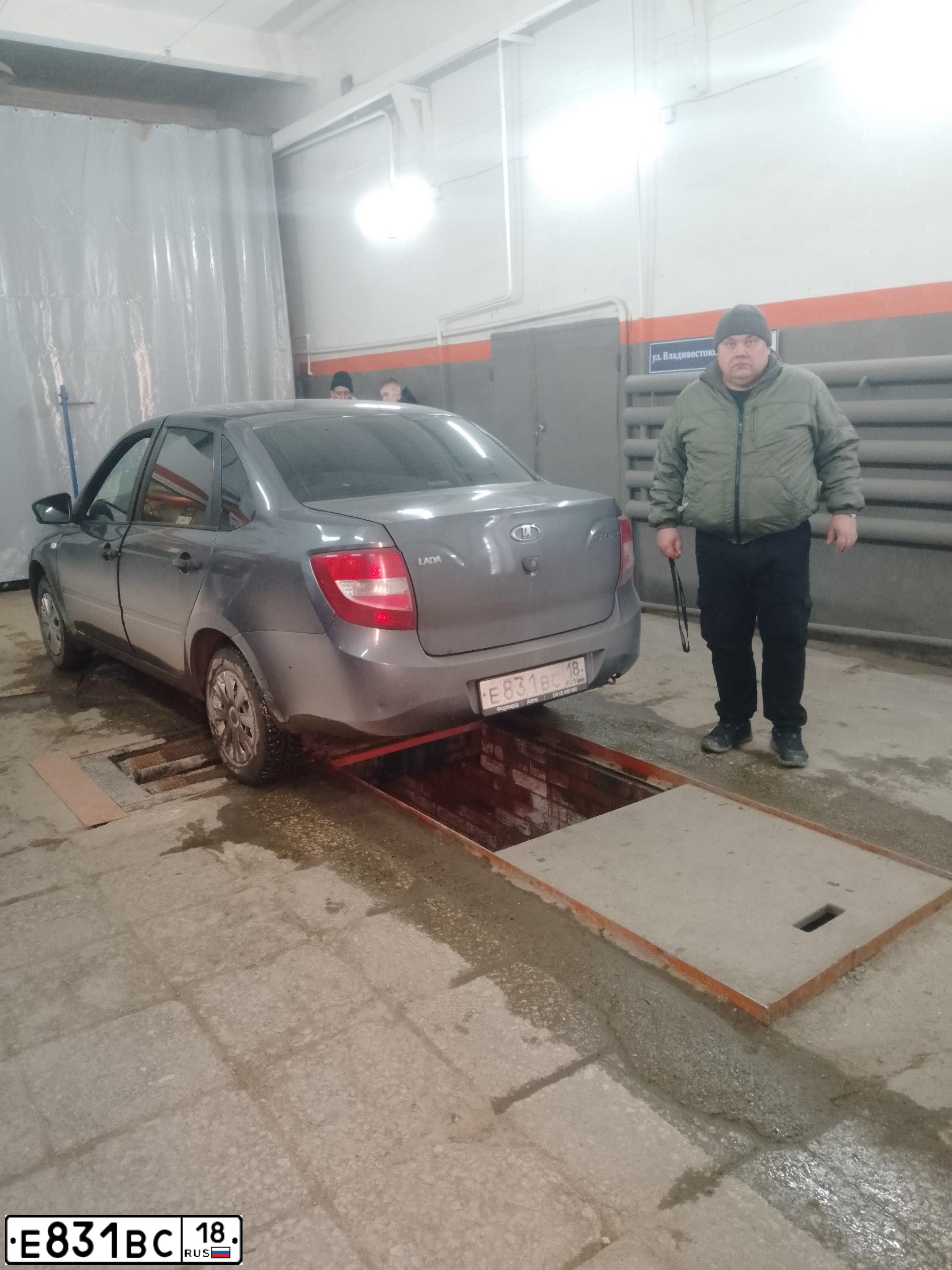 Фото автомобиля LADA GRANTA, 2017 — госномер У974ТУ18